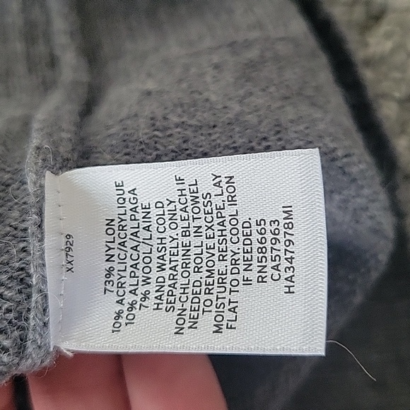 Halogen Shoulder cut out sweaters (2) - Picture 3 of 6